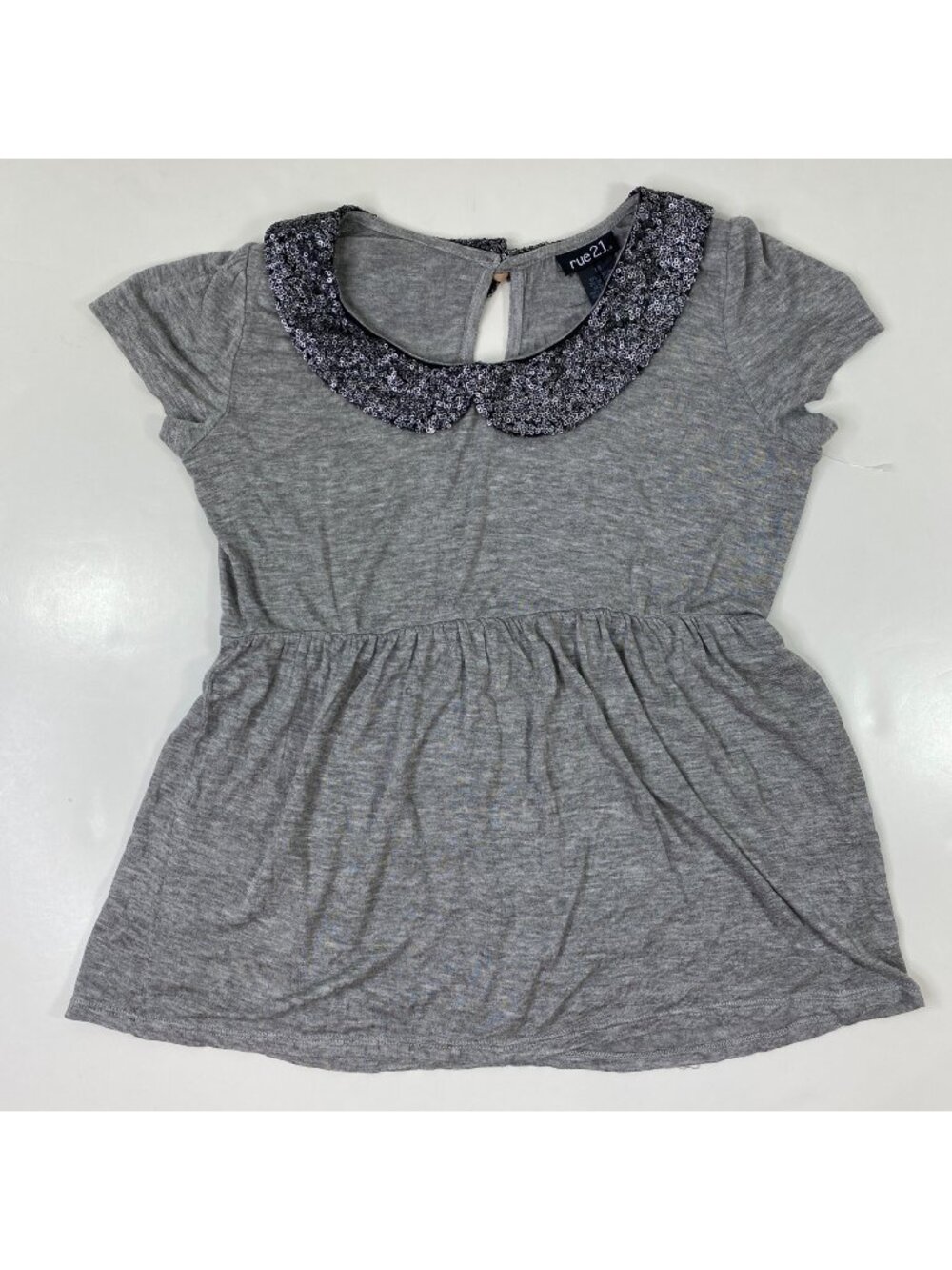 Rue 21 Womens Top Gray Solid Short Sleeve Top Sequined Peter Pan Collar Size M
